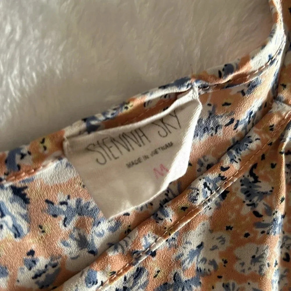 GUC Sienna Sky Floral Cold-Shoulder Blouse Top in M 🌸 - Picture 7 of 12